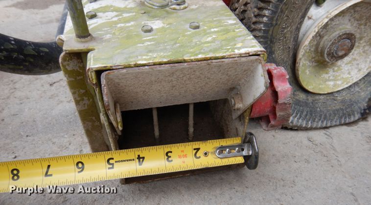 image for item KN9959 Lawn and garden equipment