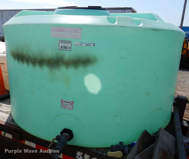 image for item KN9996 (3) water tanks