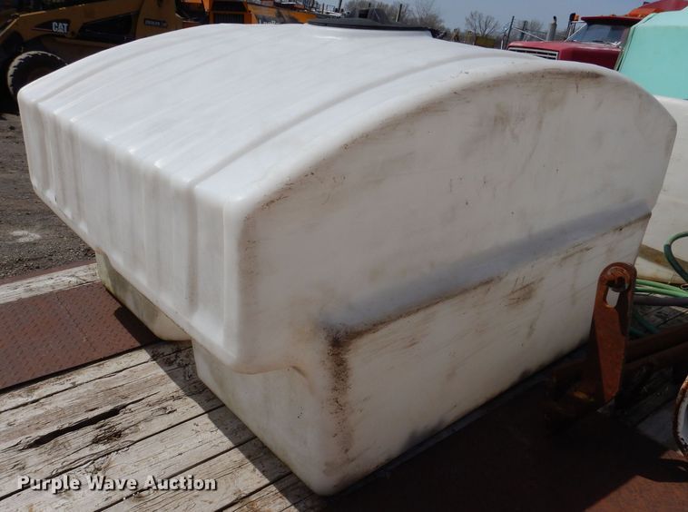 image for item KN9996 (3) water tanks