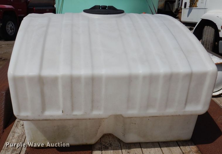 image for item KN9996 (3) water tanks