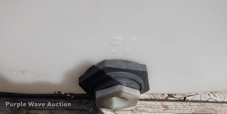 image for item KN9996 (3) water tanks