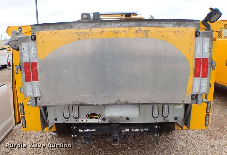 image for item KR9834 2019 Ford F350 Super Duty  utility bed pickup truck