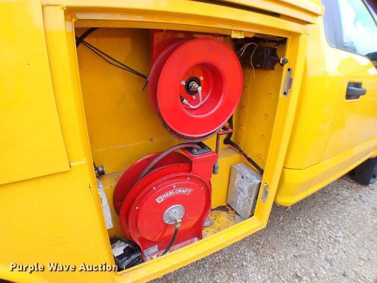 image for item KR9834 2019 Ford F350 Super Duty  utility bed pickup truck