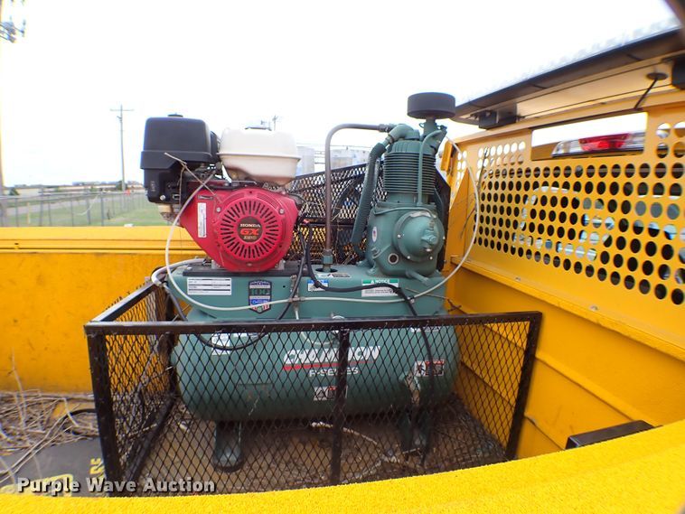 image for item KR9834 2019 Ford F350 Super Duty  utility bed pickup truck