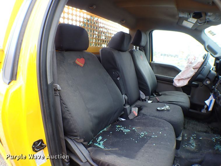 image for item KR9834 2019 Ford F350 Super Duty  utility bed pickup truck