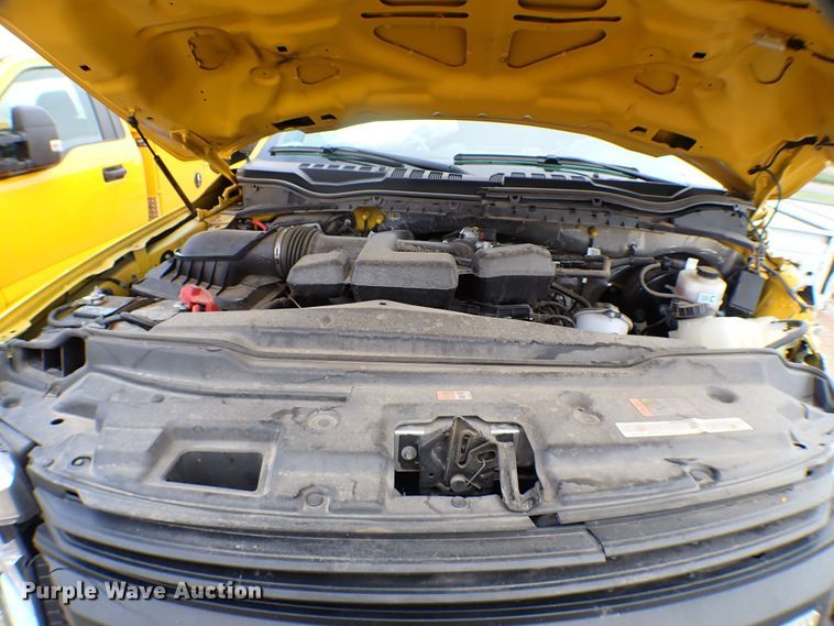 image for item KR9834 2019 Ford F350 Super Duty  utility bed pickup truck