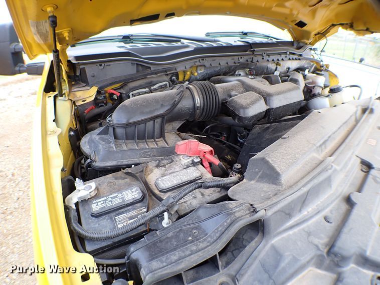 image for item KR9834 2019 Ford F350 Super Duty  utility bed pickup truck