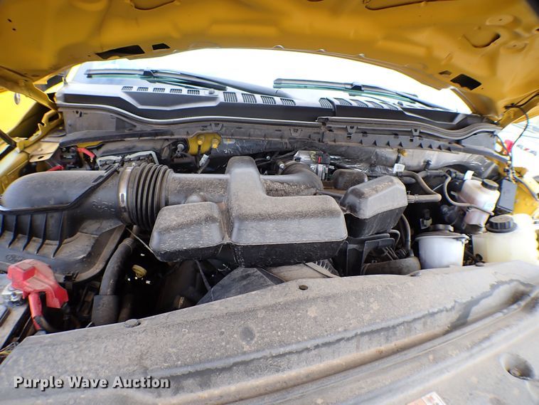 image for item KR9834 2019 Ford F350 Super Duty  utility bed pickup truck