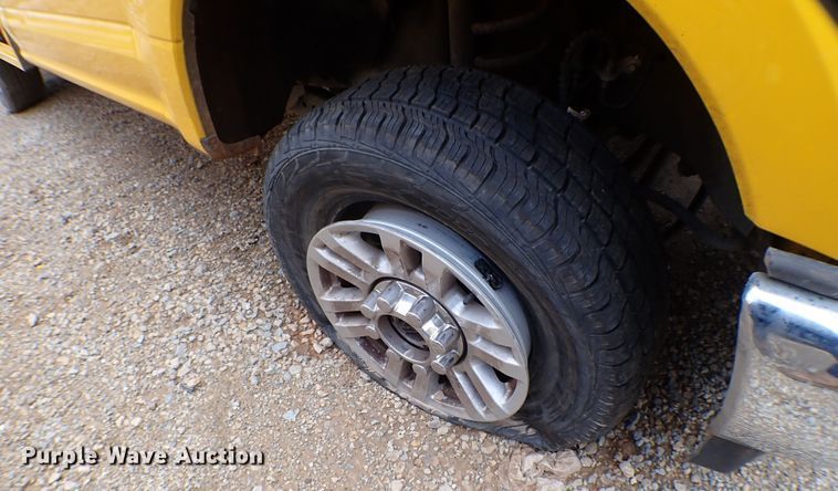 image for item KR9834 2019 Ford F350 Super Duty  utility bed pickup truck