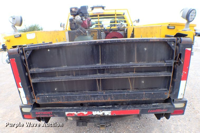 image for item KR9835 2015 Ford F350 Super Duty  utility bed pickup truck