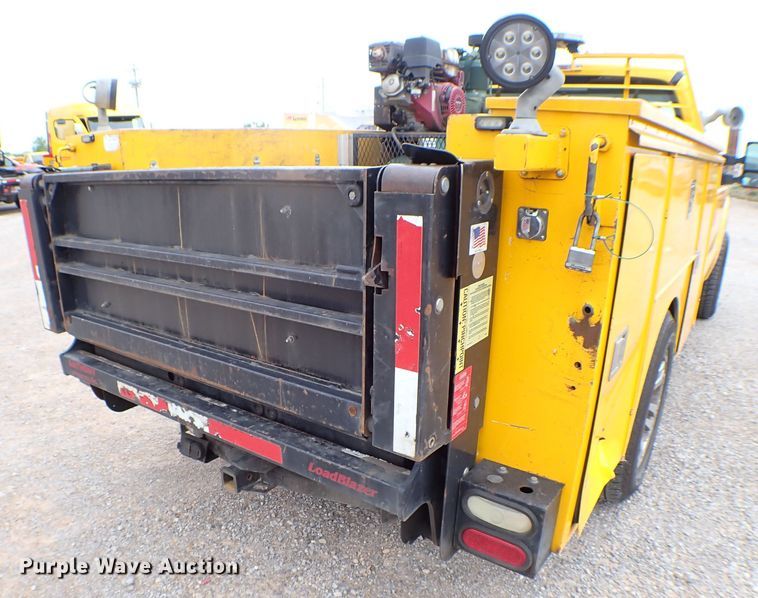 image for item KR9835 2015 Ford F350 Super Duty  utility bed pickup truck