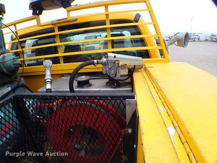 image for item KR9835 2015 Ford F350 Super Duty  utility bed pickup truck