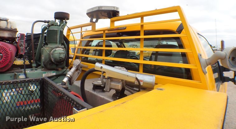 image for item KR9835 2015 Ford F350 Super Duty  utility bed pickup truck