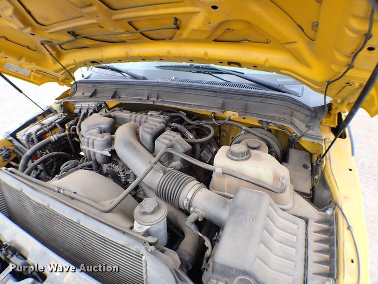 image for item KR9835 2015 Ford F350 Super Duty  utility bed pickup truck