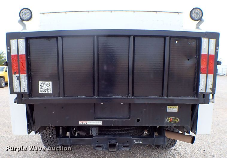 image for item KR9842 2017 Ford F350 Super Duty XL  utility bed pickup truck