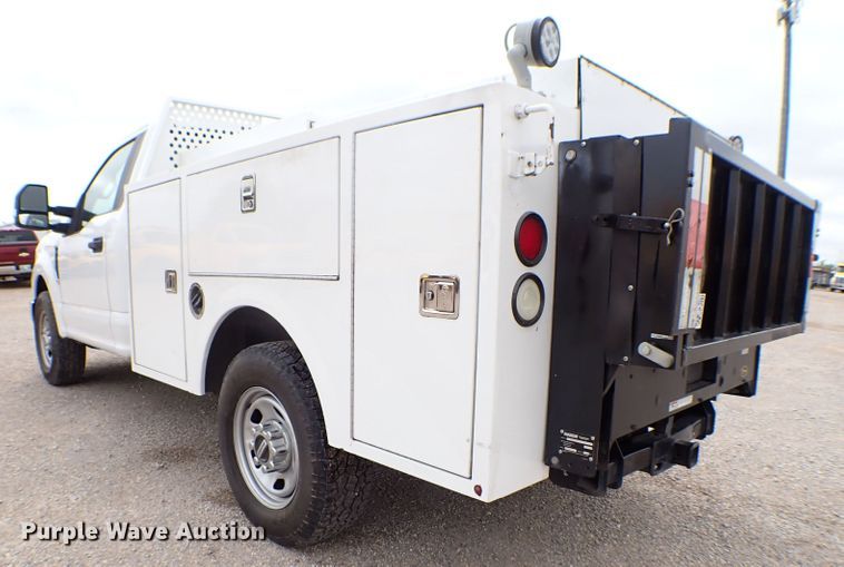 image for item KR9842 2017 Ford F350 Super Duty XL  utility bed pickup truck