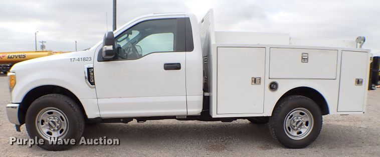 image for item KR9842 2017 Ford F350 Super Duty XL  utility bed pickup truck