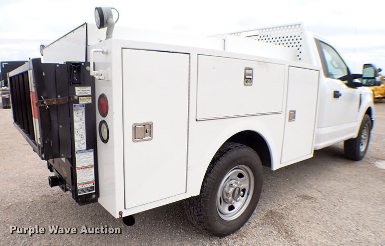 image for item KR9842 2017 Ford F350 Super Duty XL  utility bed pickup truck