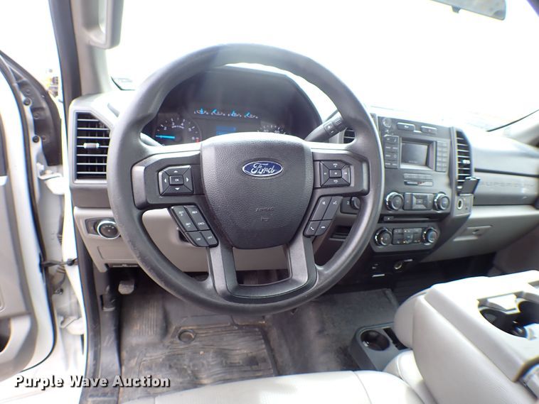 image for item KR9842 2017 Ford F350 Super Duty XL  utility bed pickup truck