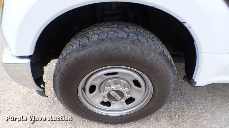 image for item KR9842 2017 Ford F350 Super Duty XL  utility bed pickup truck