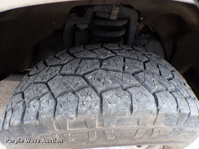 image for item KR9842 2017 Ford F350 Super Duty XL  utility bed pickup truck