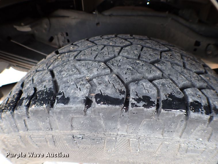 image for item KR9842 2017 Ford F350 Super Duty XL  utility bed pickup truck