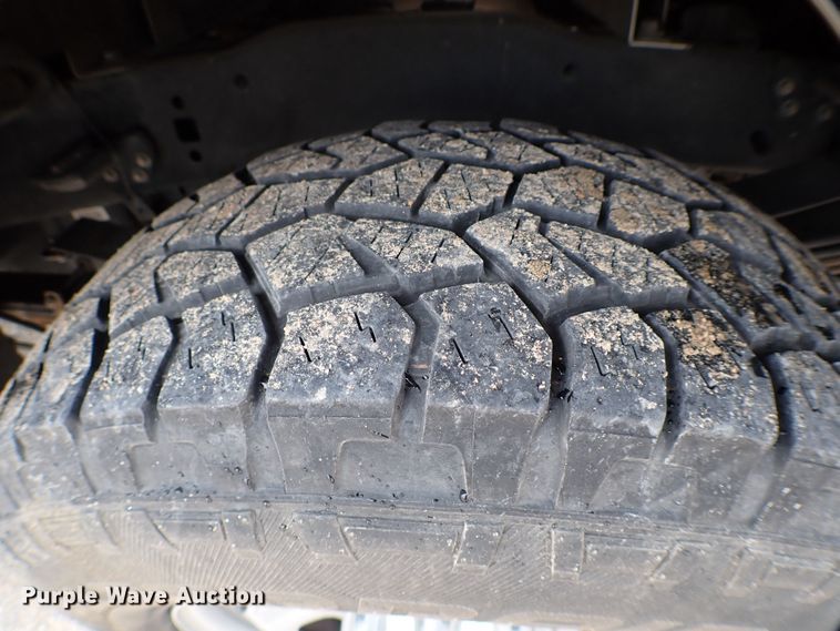 image for item KR9842 2017 Ford F350 Super Duty XL  utility bed pickup truck