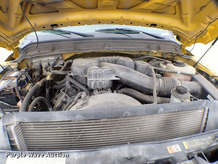 image for item KR9846 2015 Ford F350 Super Duty  utility bed pickup truck