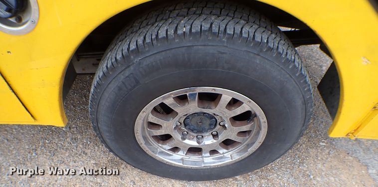 image for item KR9846 2015 Ford F350 Super Duty  utility bed pickup truck