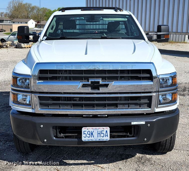 image for item KT9839 2019 Chevrolet Silverado 5500  flatbed truck