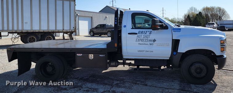 image for item KT9839 2019 Chevrolet Silverado 5500  flatbed truck