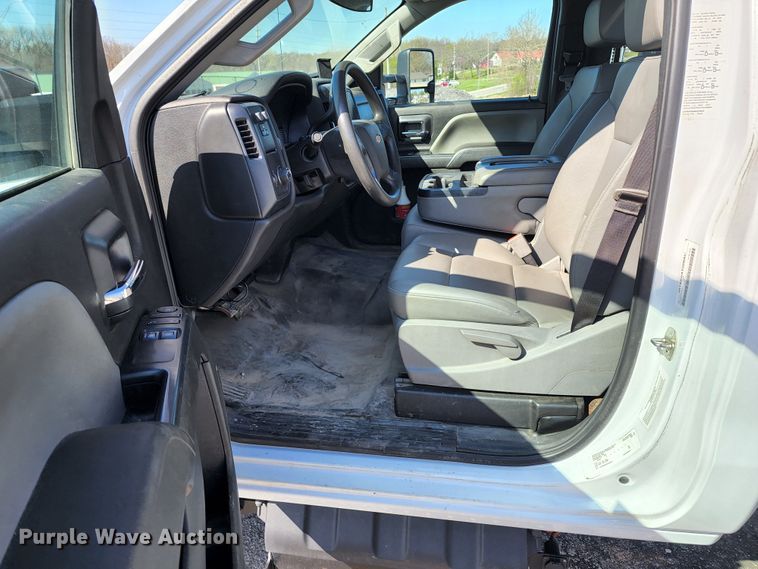 image for item KT9839 2019 Chevrolet Silverado 5500  flatbed truck