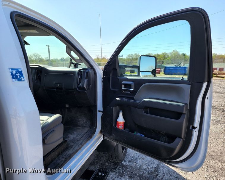 image for item KT9839 2019 Chevrolet Silverado 5500  flatbed truck