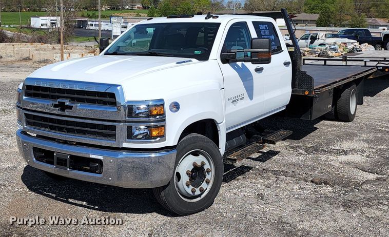 image for item KT9840 2019 Chevrolet Silverado 4500HD  flatbed truck