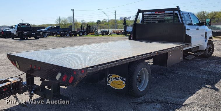 image for item KT9840 2019 Chevrolet Silverado 4500HD  flatbed truck
