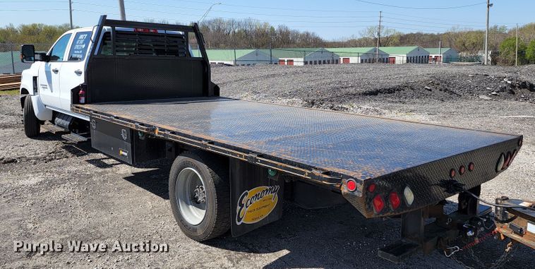 image for item KT9840 2019 Chevrolet Silverado 4500HD  flatbed truck