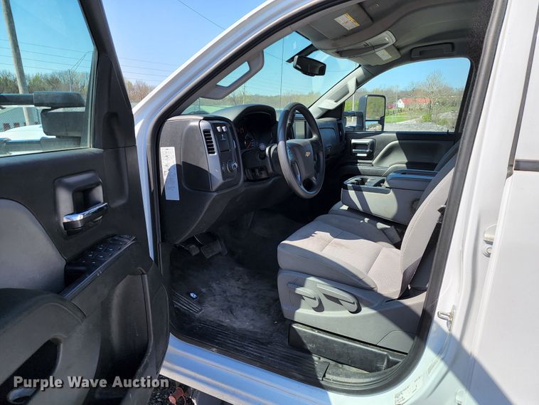 image for item KT9840 2019 Chevrolet Silverado 4500HD  flatbed truck