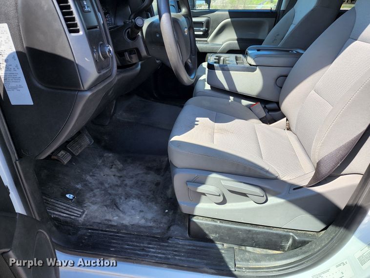 image for item KT9840 2019 Chevrolet Silverado 4500HD  flatbed truck