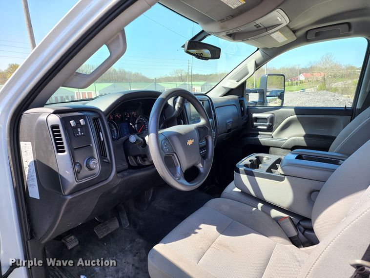 image for item KT9840 2019 Chevrolet Silverado 4500HD  flatbed truck