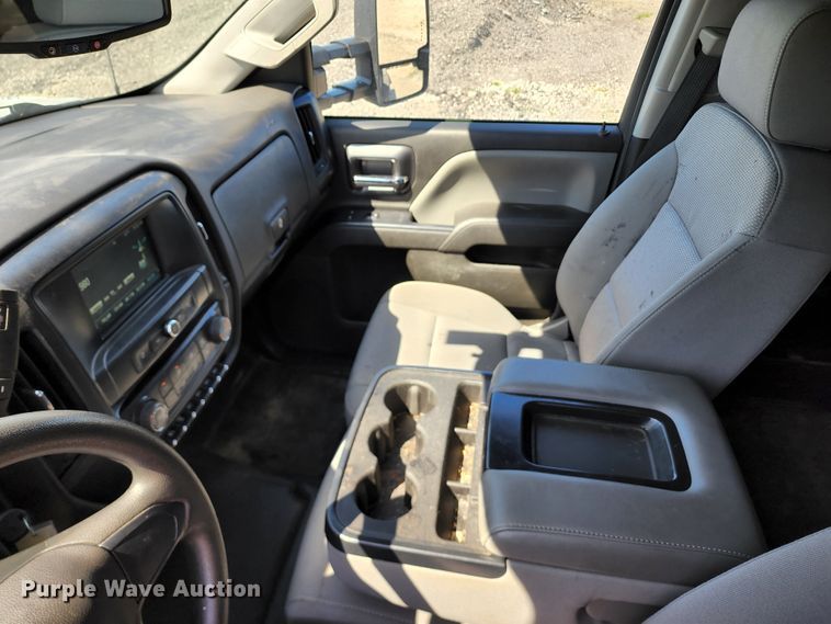 image for item KT9840 2019 Chevrolet Silverado 4500HD  flatbed truck