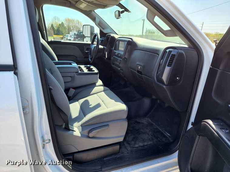 image for item KT9840 2019 Chevrolet Silverado 4500HD  flatbed truck