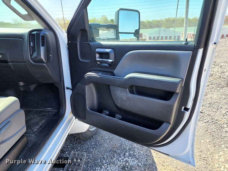 image for item KT9840 2019 Chevrolet Silverado 4500HD  flatbed truck