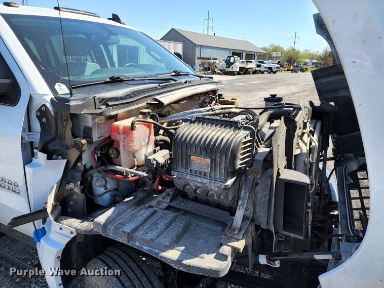 image for item KT9840 2019 Chevrolet Silverado 4500HD  flatbed truck