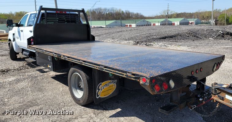 image for item KT9840 2019 Chevrolet Silverado 4500HD  flatbed truck