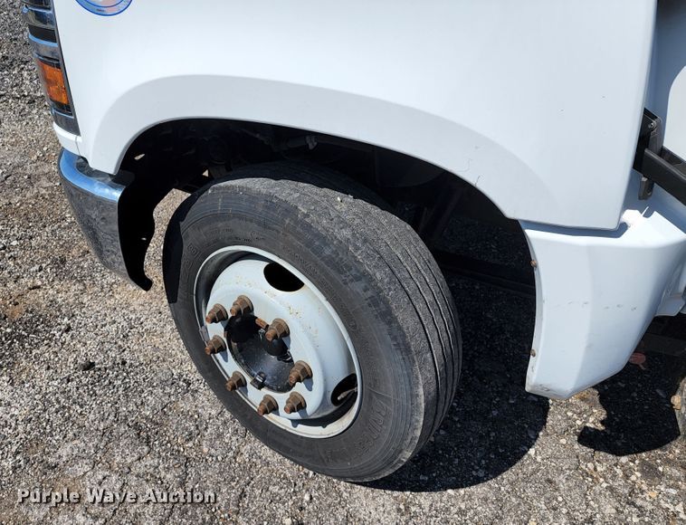 image for item KT9840 2019 Chevrolet Silverado 4500HD  flatbed truck