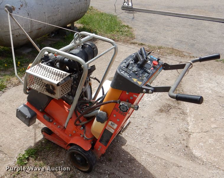 image for item LJ9998 2011 Husqvarna FS520  concrete saw