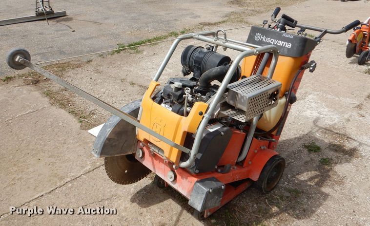 image for item LJ9998 2011 Husqvarna FS520  concrete saw