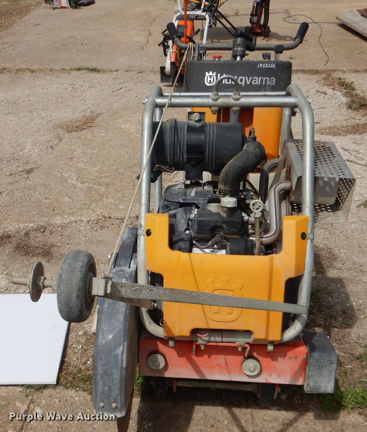 image for item LJ9998 2011 Husqvarna FS520  concrete saw