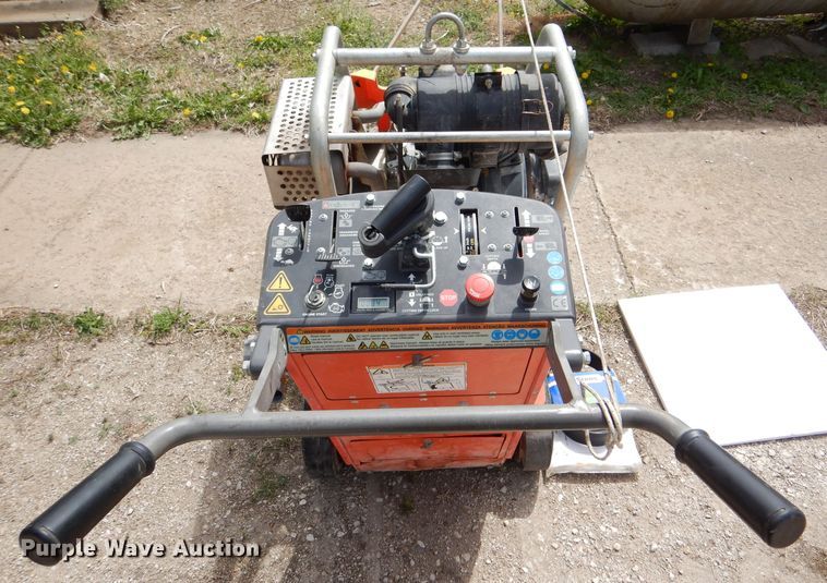 image for item LJ9998 2011 Husqvarna FS520  concrete saw