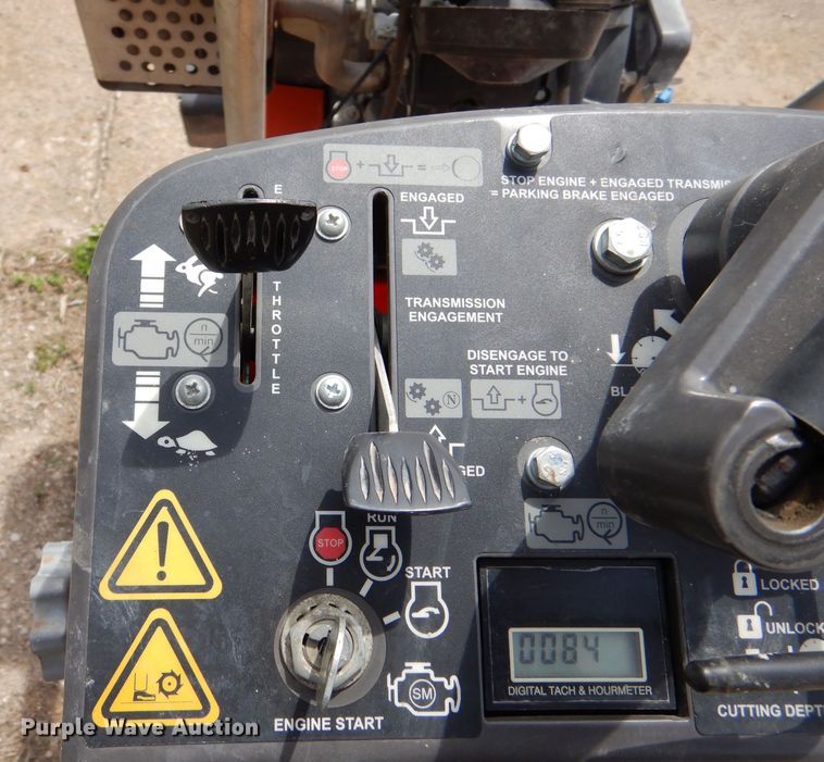 image for item LJ9998 2011 Husqvarna FS520  concrete saw